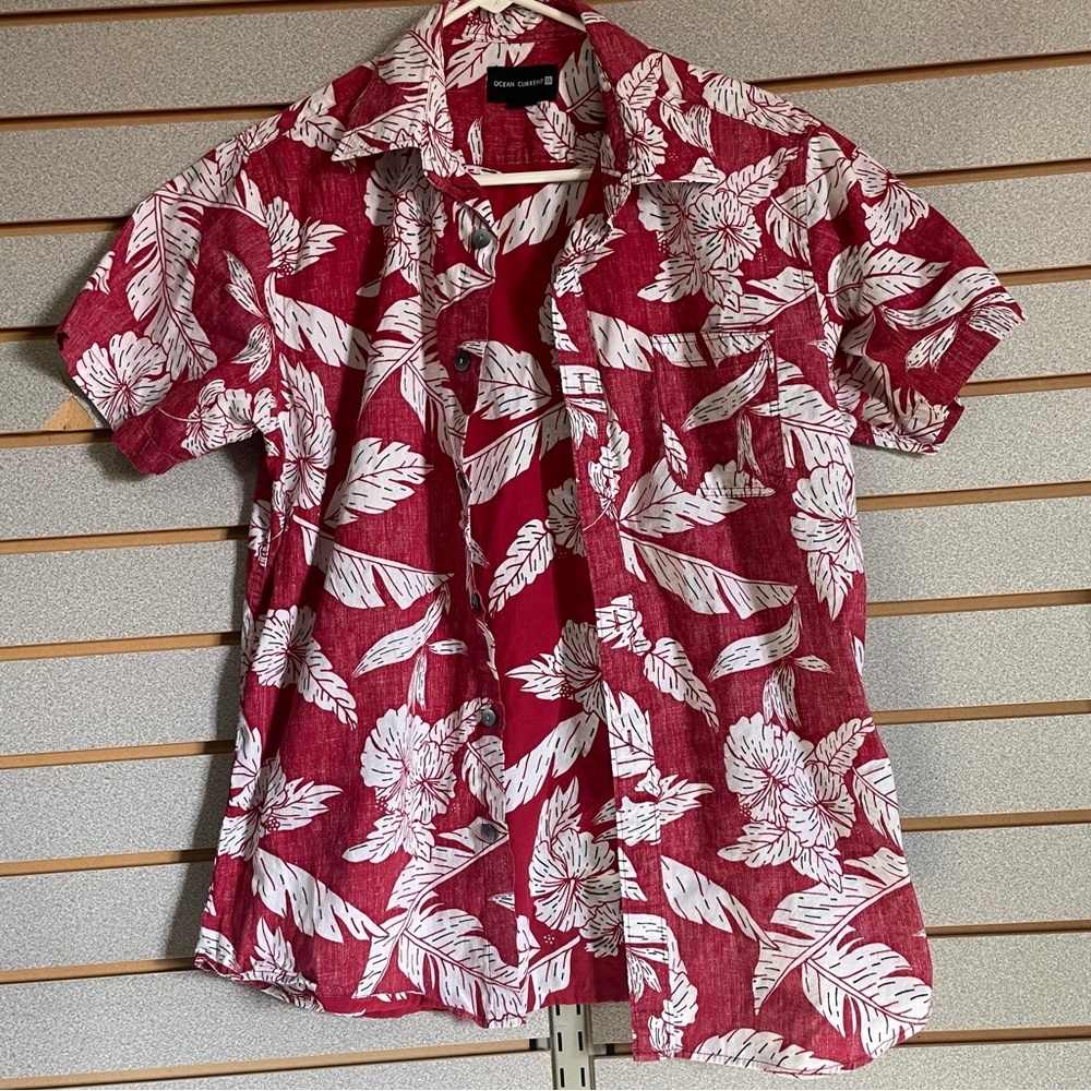 Ocean Current Short Sleeve Button Up Shirt Red White Flowered Men’s Small Hawaii